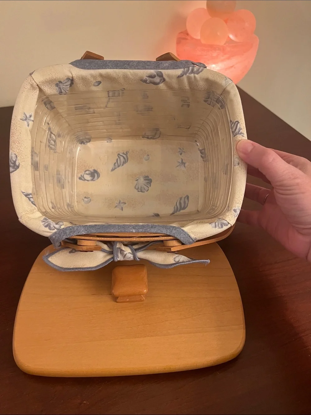 Longaberger Market Basket with Seashell Liner and White Seashell Tie On Pendant